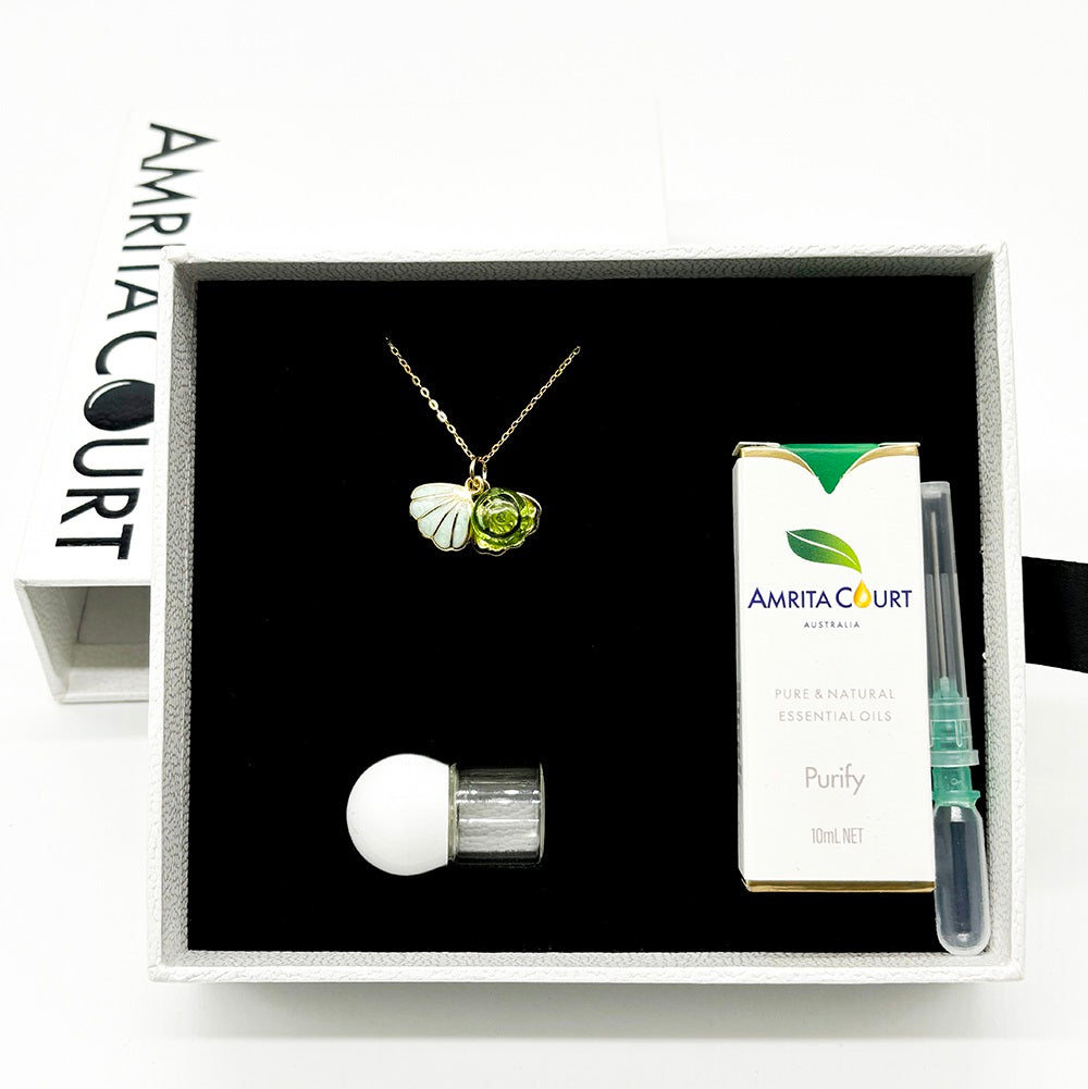 V760-GBAJ-12-195268-06 Gift Box - Aroma Necklace 925 Silver, Gold coated - Green Shell Electric Lime (Light Green) + Purify Oil Blend - Image 1