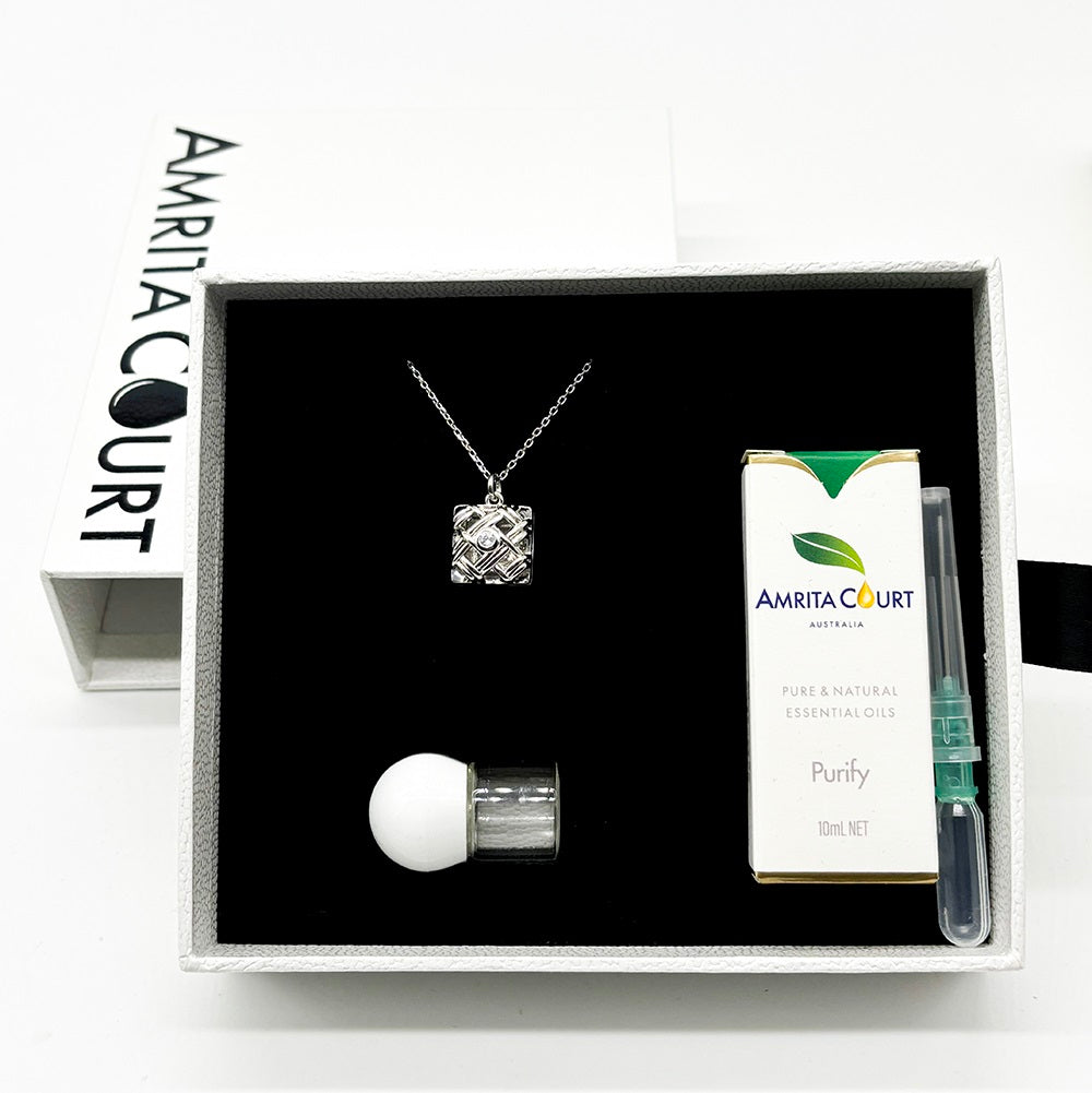V760-GBAJ-42-195225-08 Gift Box - Chest White Gold Aroma Necklace + Purify Oil Blend - Image 1