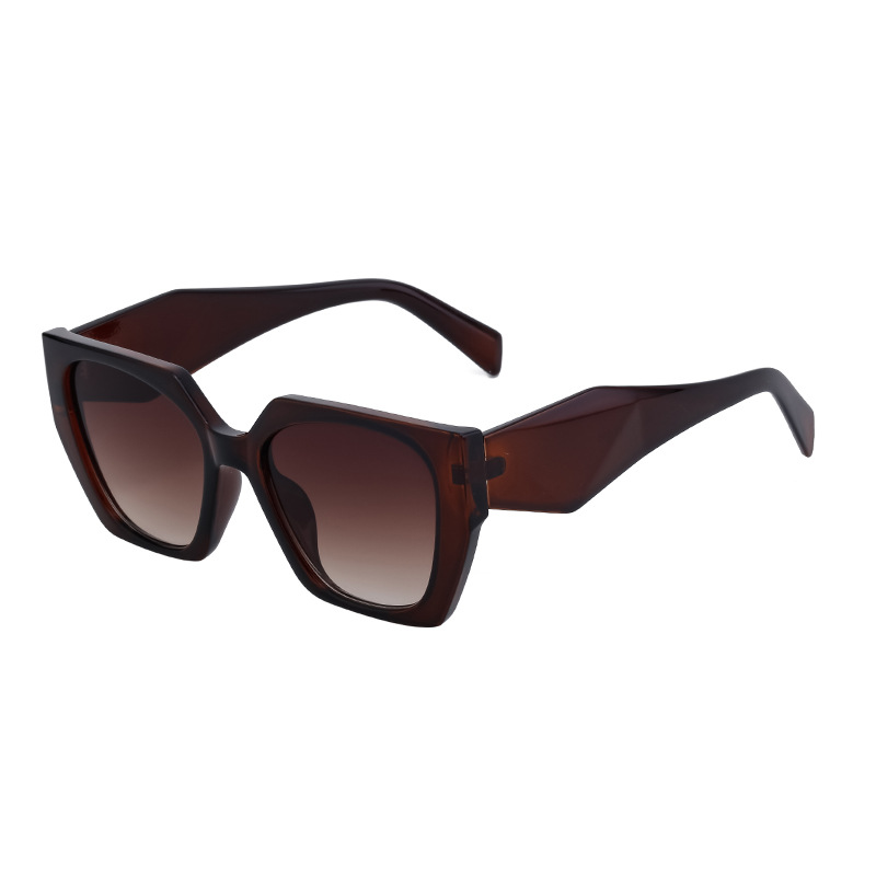 V888-ELOSUNG10587-205531-00 Bold Oversized Brown Frame Sunglasses | UV400 Designer Fashion Shades - Image 1