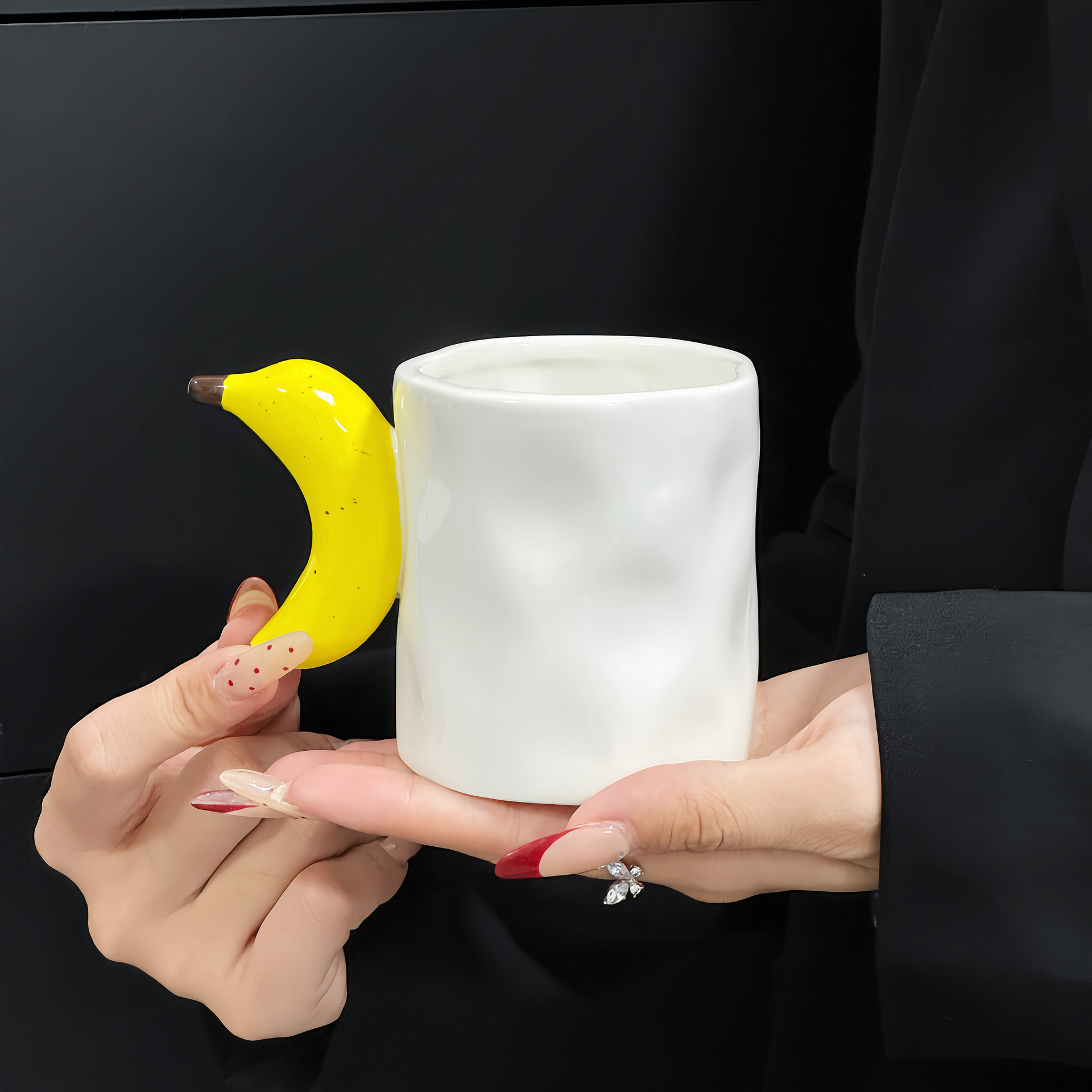 V888-ELOSUNG13876-213033-00 Banana Creative Fruit Ceramic Mug - Adorable Handle Design, 280ml Couple Cups, Perfect Gift for Birthdays or Valentine's Day - Image 1