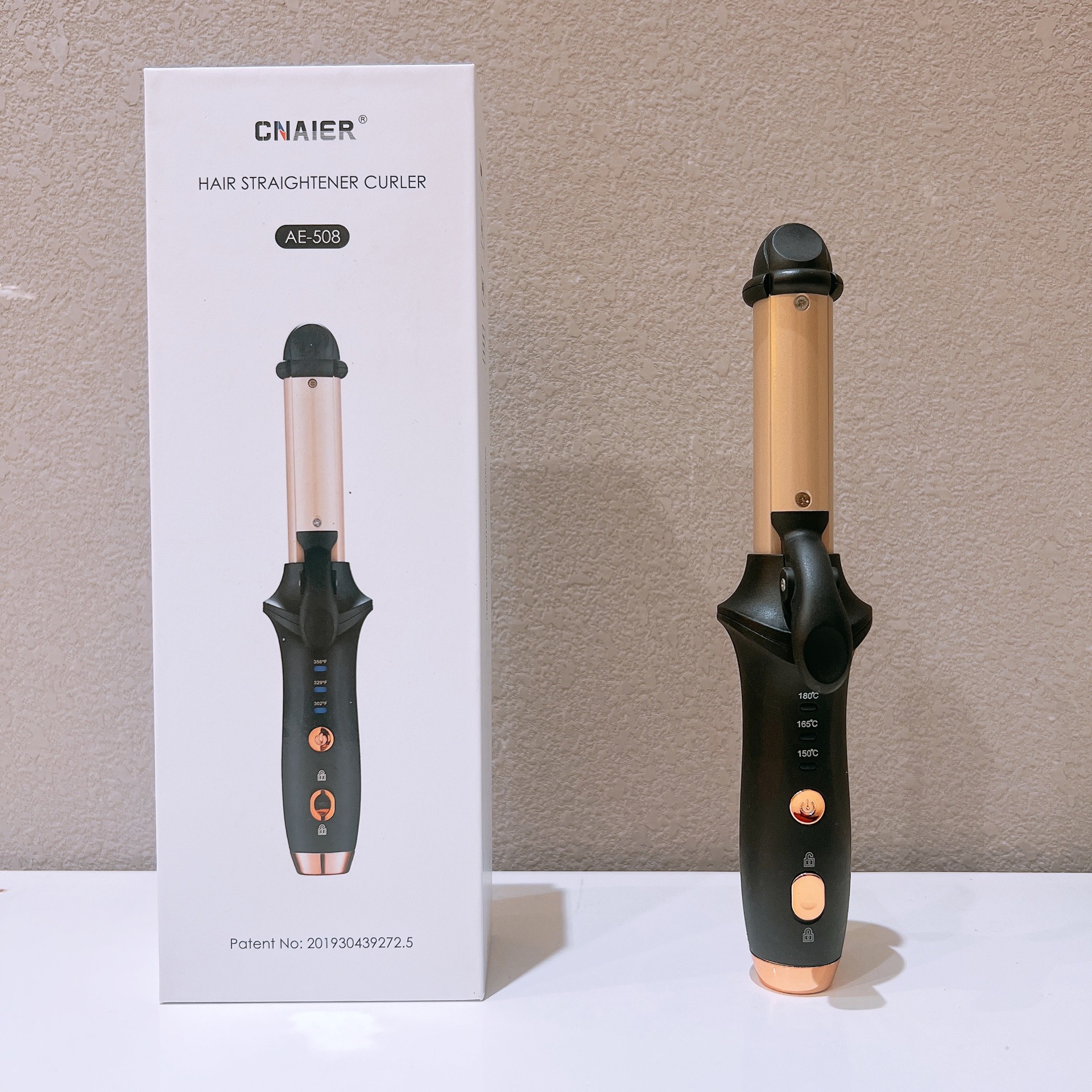 V888-ELOSUNG15482-214020-00 Black Mini Cordless Hair Curler with Adjustable Heat Settings and USB Charging - Image 1