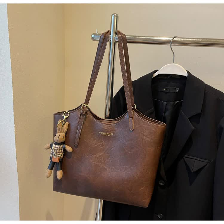 V888-ELOSUNG16296-215570-00 Coffee Brown Elegant Black PU Leather Tote Bag with Cute Bear Keychain - Large Capacity Handbag for Women (38 x 26 x 13 cm) - Image 1