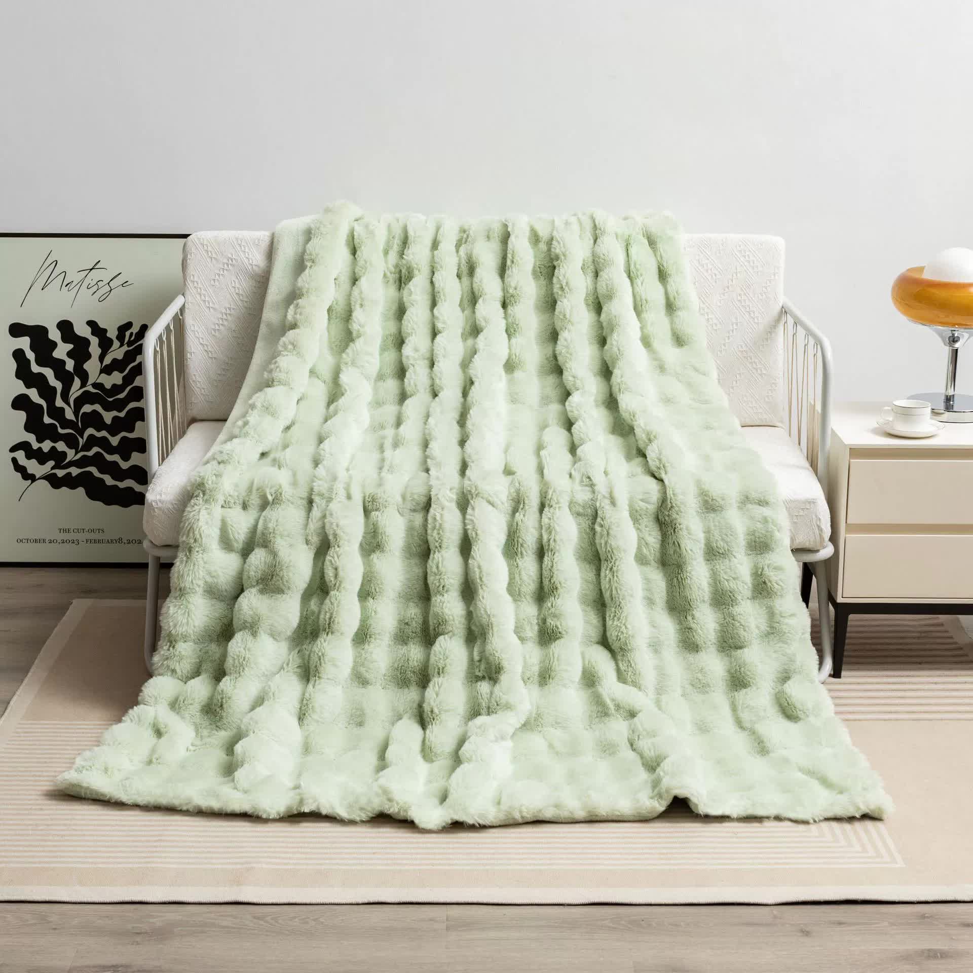 V888-ELOSUNG18042-225834-00 Green 100*160cm Plush Toscana Throw Blanket - Soft Flannel Fleece for All Seasons, Perfect for Couch & Bed - Image 1