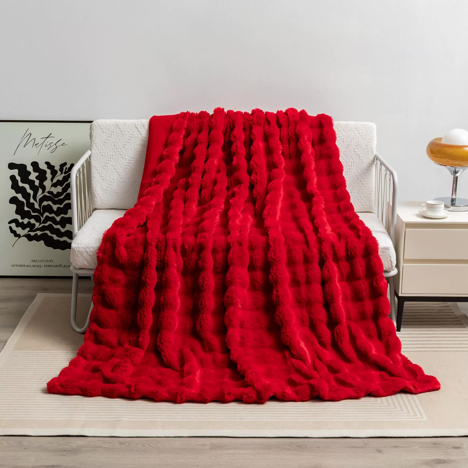 V888-ELOSUNG18063-202502241535-00 Red 130*160cm Plush Toscana Rabbit Hair Throw Blanket - Soft Flannel Fleece for All Seasons, Perfect for Couch & Bed - Image 1