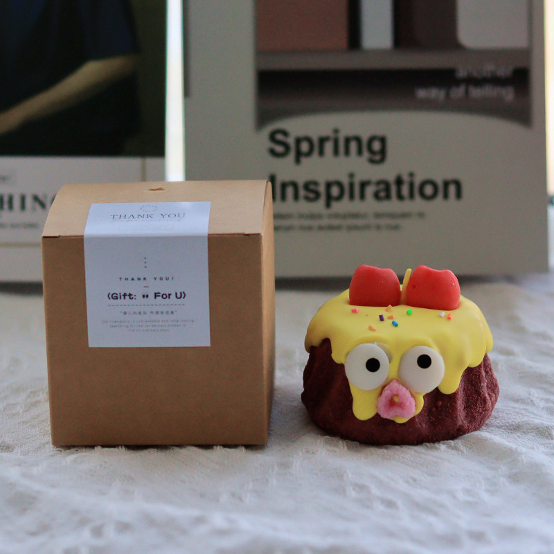 V888-ELOSUNG20870-202503071425-00 Yellow Cake Candle - Cute Soy Wax Candle, Gift for Friends (Blue bell) - Image 1