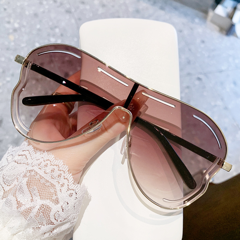 V888-ELOSUNG22671-202504011311-00 2-PCS Gold frame double tea Oversized Aviator Sunglasses - Unique Cutout Design - Image 1
