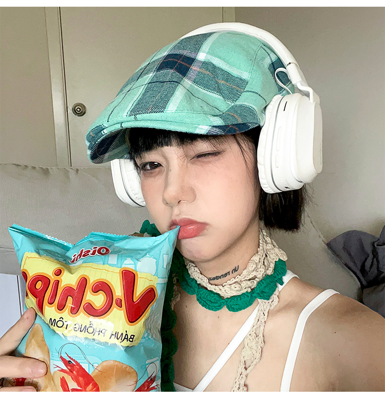 V888-ELOSUNG22874-202504141720-00 2-PCS Green Lightweight Checkered Flat Cap - Adjustable Retro Driver Hat for Men & Women - Image 1