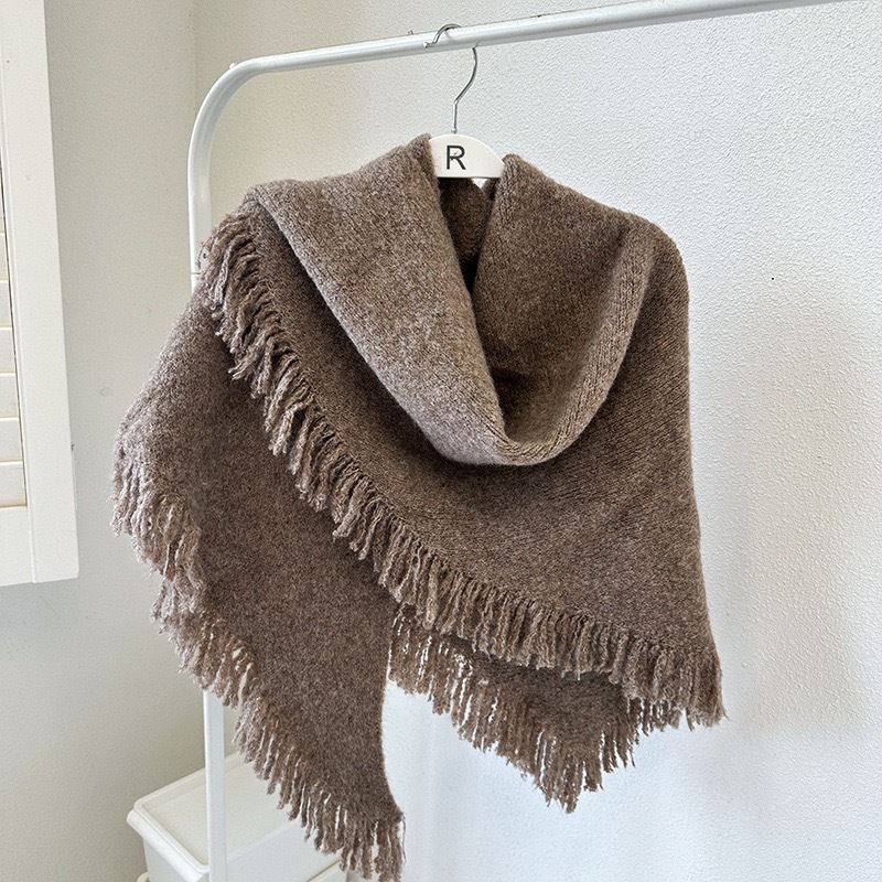 V888-ELOSUNG24680-202504171736-00 Coffee Elegant Knit Scarf Shawl with Tassels - Versatile Warm Wrap (65cm x 175cm) - Image 1