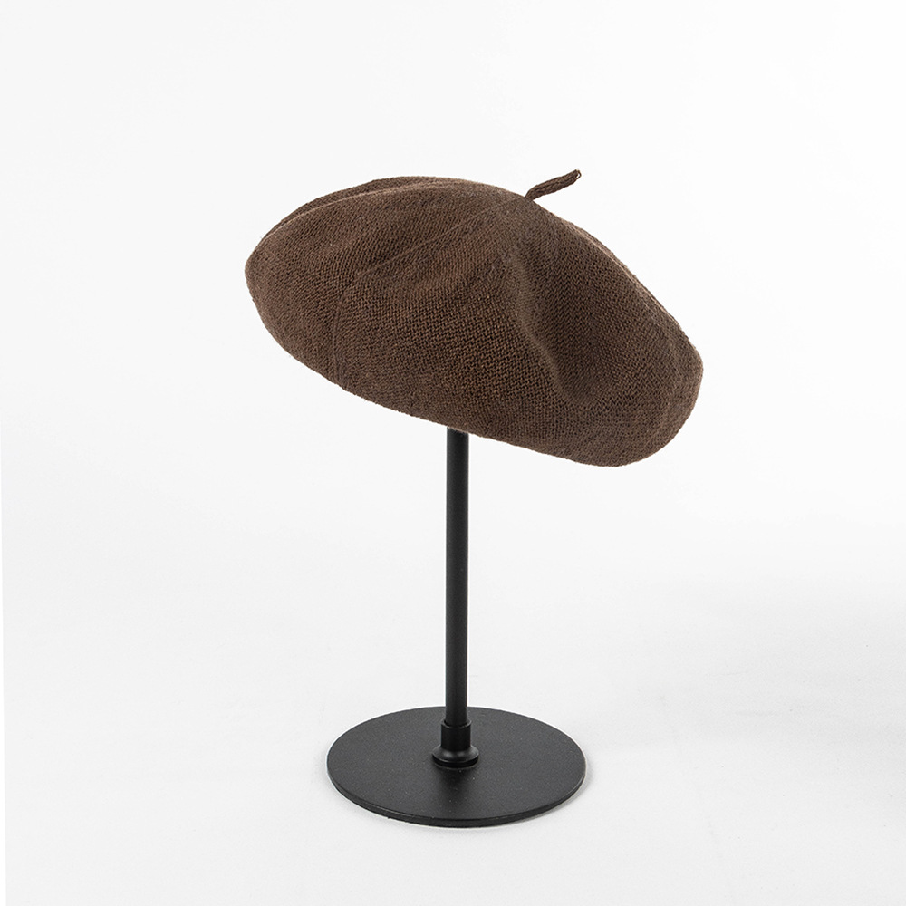V888-ELOSUNG25511-202504281235-00 Brown Linen Knit Beret - Classic Soft and Stylish Headwear - Image 1