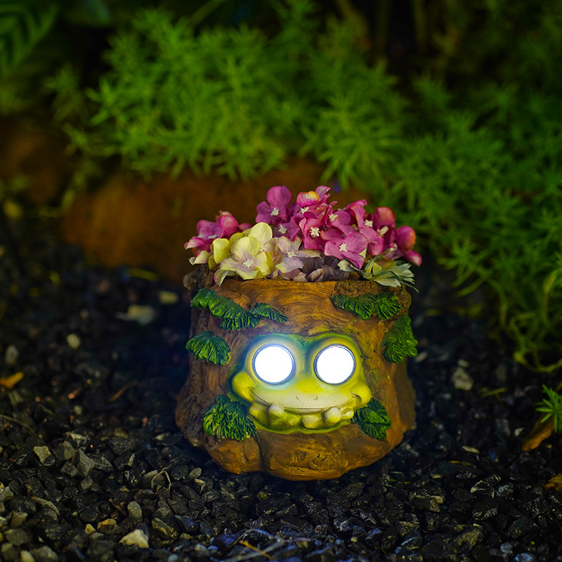 V888-ELOSUNG26857-202505151753-00 Frog Solar Light Planter - Resin Succulent Pot with Glowing Eyes (Stump frog) - Image 1