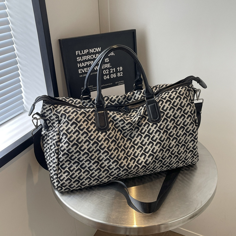 V888-ELOSUNG27484-202505131736-00 Black Stylish Geometric Pattern Travel Duffel Bag - Large Capacity Lightweight Weekender & Gym Bag - Image 1