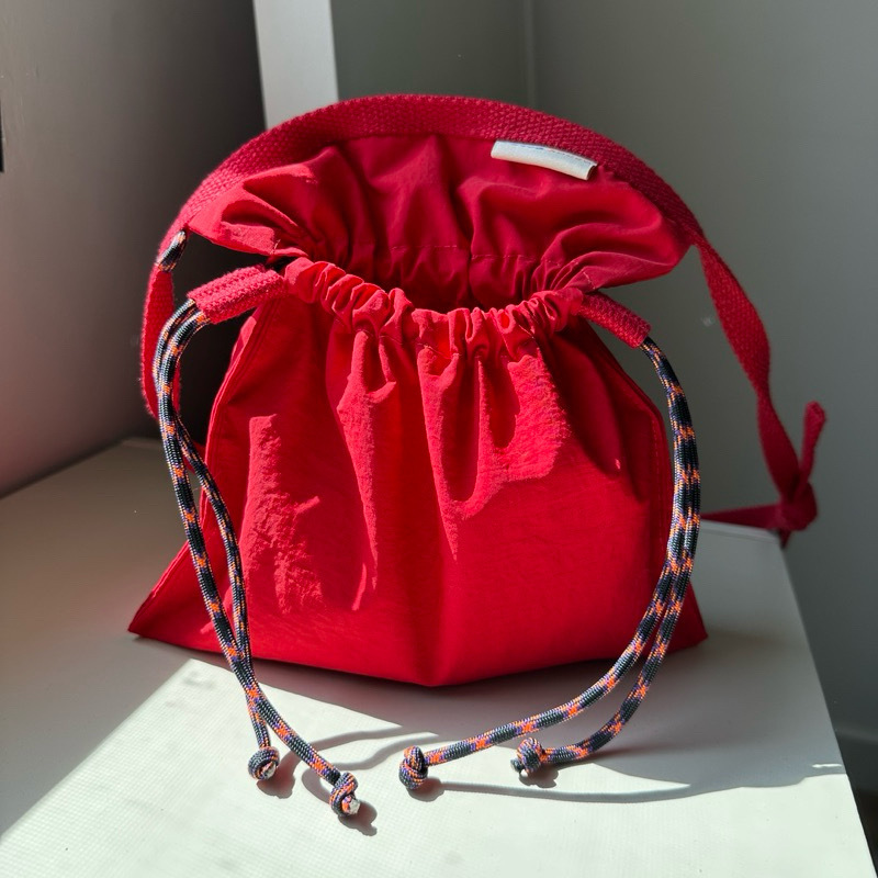 V888-ELOSUNG28036-202504281205-00 Red 2PCS Cute Lightweight Drawstring Crossbody Phone Bag - Simple Mini Shoulder Pouch (21x22cm) - Image 1