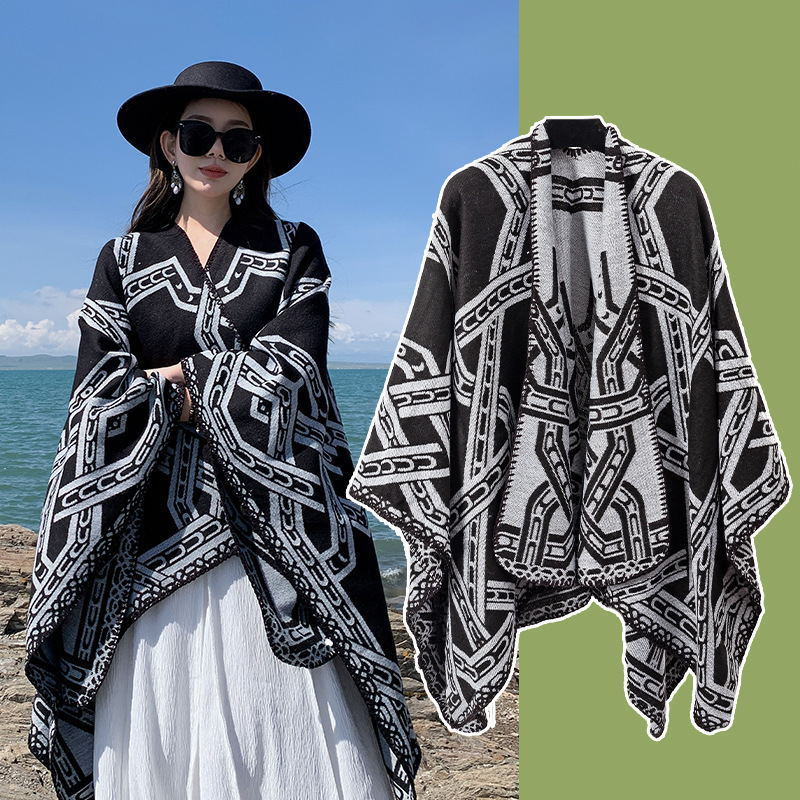 V888-ELOSUNG28056-202504281242-00 Black-white Bohemian Ethnic Print Blanket Poncho - Warm Windproof Oversized Shawl Wrap (130x150cm) - Image 1