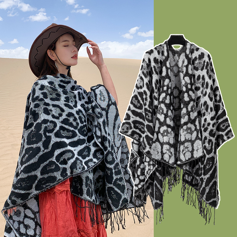 V888-ELOSUNG28068-202504281253-00 Black-white Bold Leopard Print Poncho Cape - Women's Warm Oversized Shawl Wrap (130x150cm) - Image 1