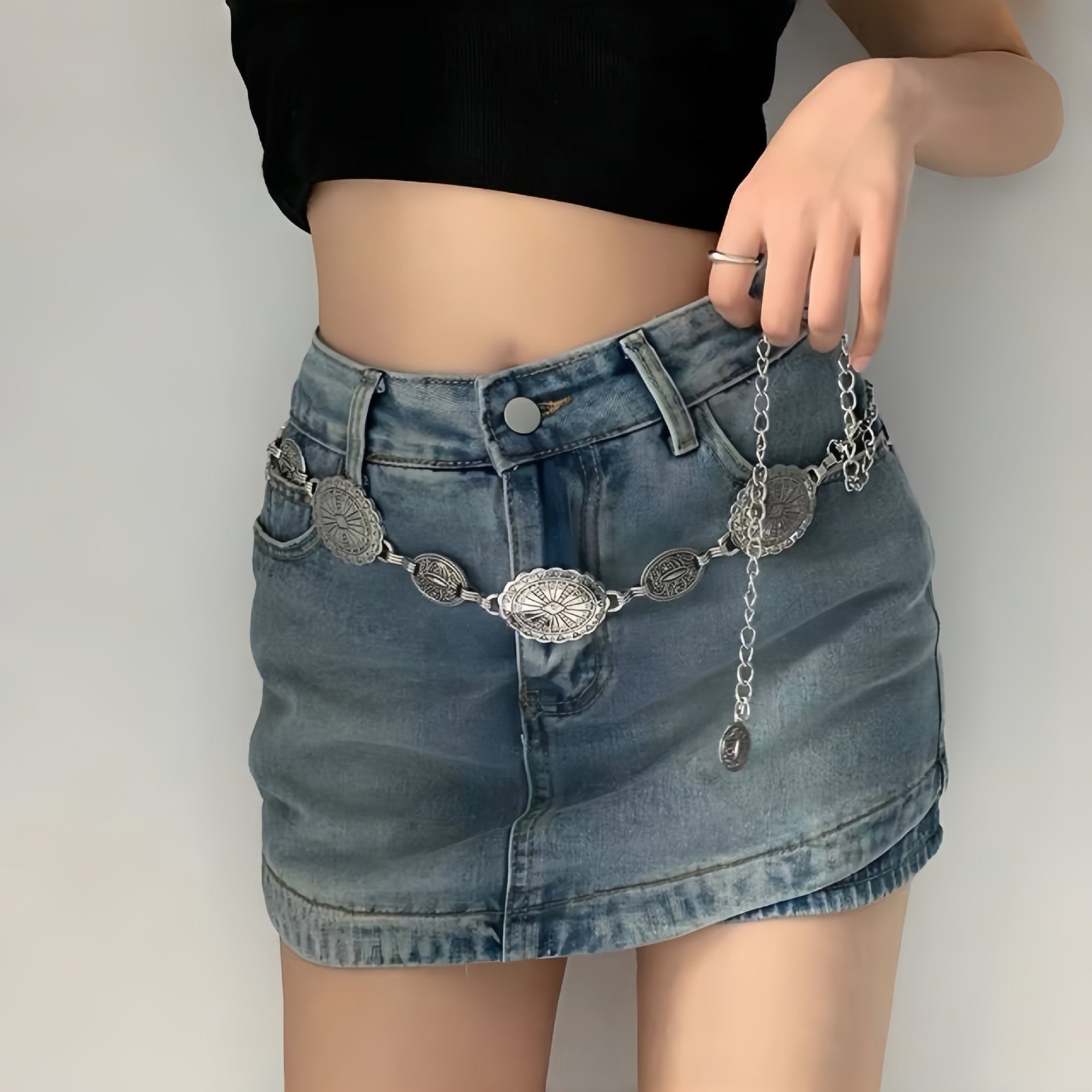 V888-ELOSUNG28083-202504281210-00 Large & Small Piece Waist Chain-Silver Set of 4 Bohemian Ethnic Style Metal Waist Chains - Versatile Fashion Belts for Dresses & Shirts - Image 1