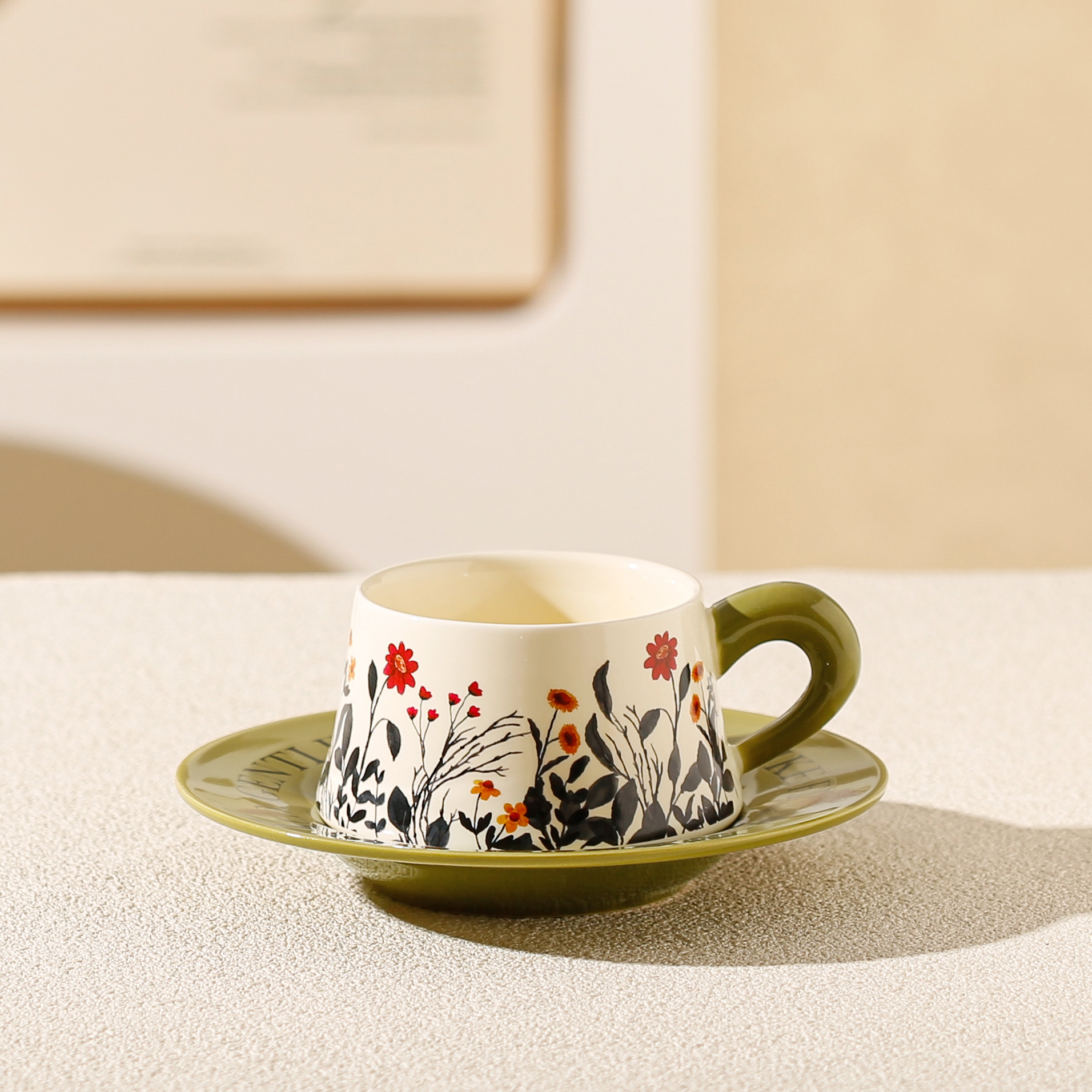 V888-ELOSUNG29160-202505231112-00 Vintage Floral Ceramic Coffee Cup & Saucer Set(Green disc - green sunflowers) - Image 1