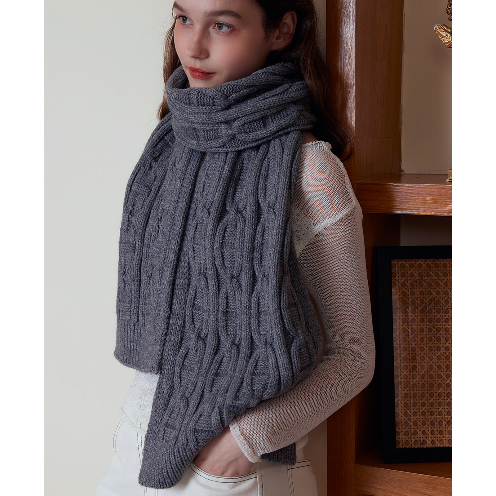 V888-ELOSUNG31021-202505191326-00 Gray Classic Textured Knit Scarf - Solid Color, Premium Soft Feel, Winter (176x26.5cm) - Image 1