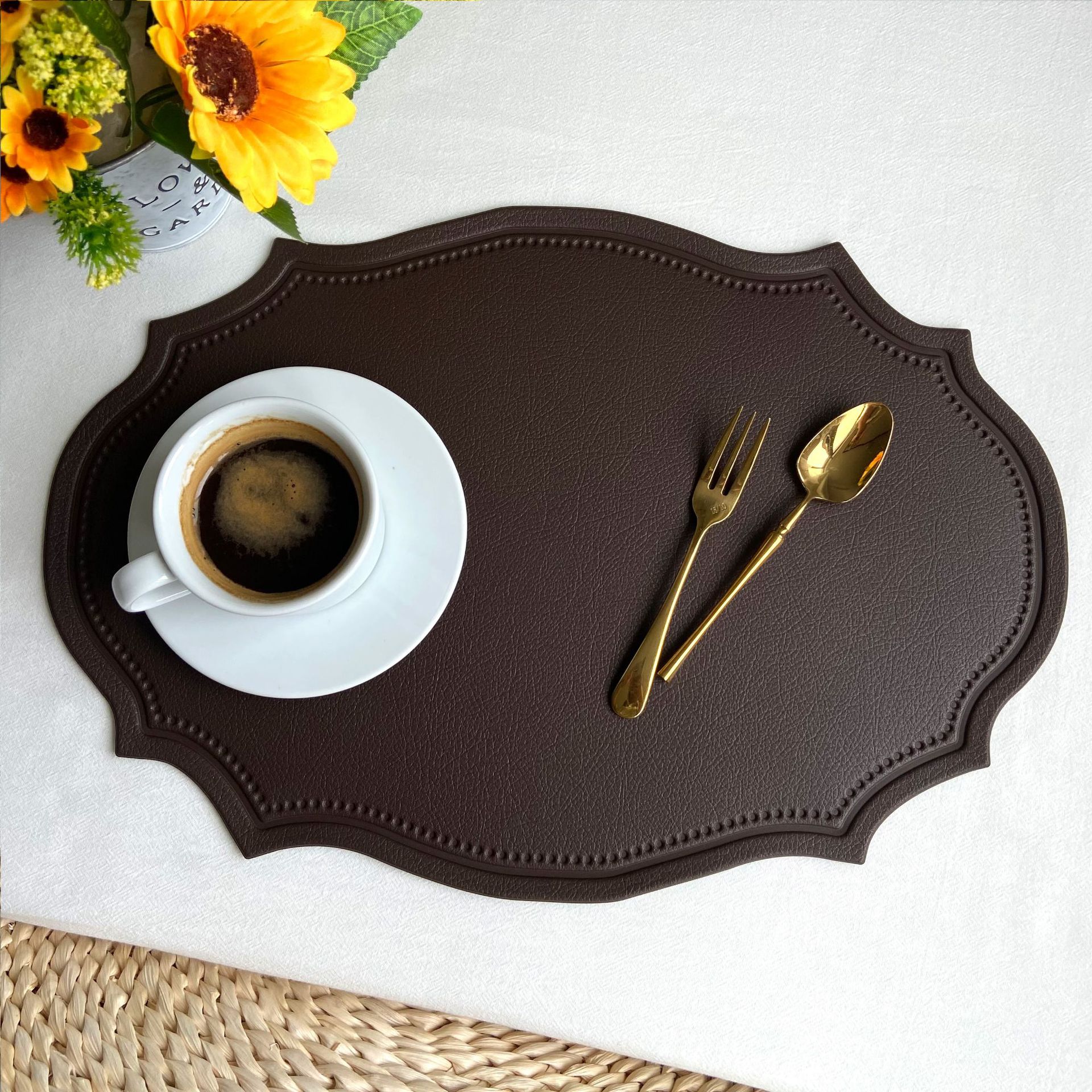 V888-ELOSUNG31280-202505301208-00 4 pcs Retro Faux Leather Placemat - Waterproof & Oil-Proof Dining Table Mat (Coffee) - Image 1