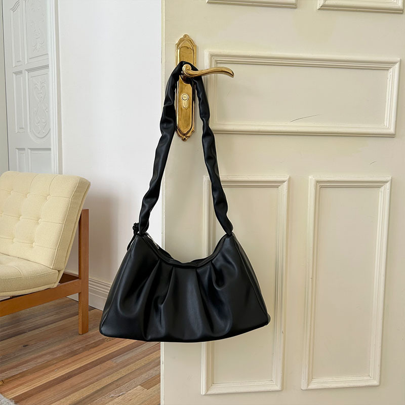 V888-ELOSUNG33028-202505261511-00 Black Pleated Handheld Underarm Bag - Stylish & Spacious Tote for Everyday Use - Image 1