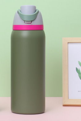 V888-ELOSUNG33229-202506101146-00 Green 32oz 304 Stainless Steel Insulated Water Bottle - Dual-Drink Pop-Up Lid - Image 1