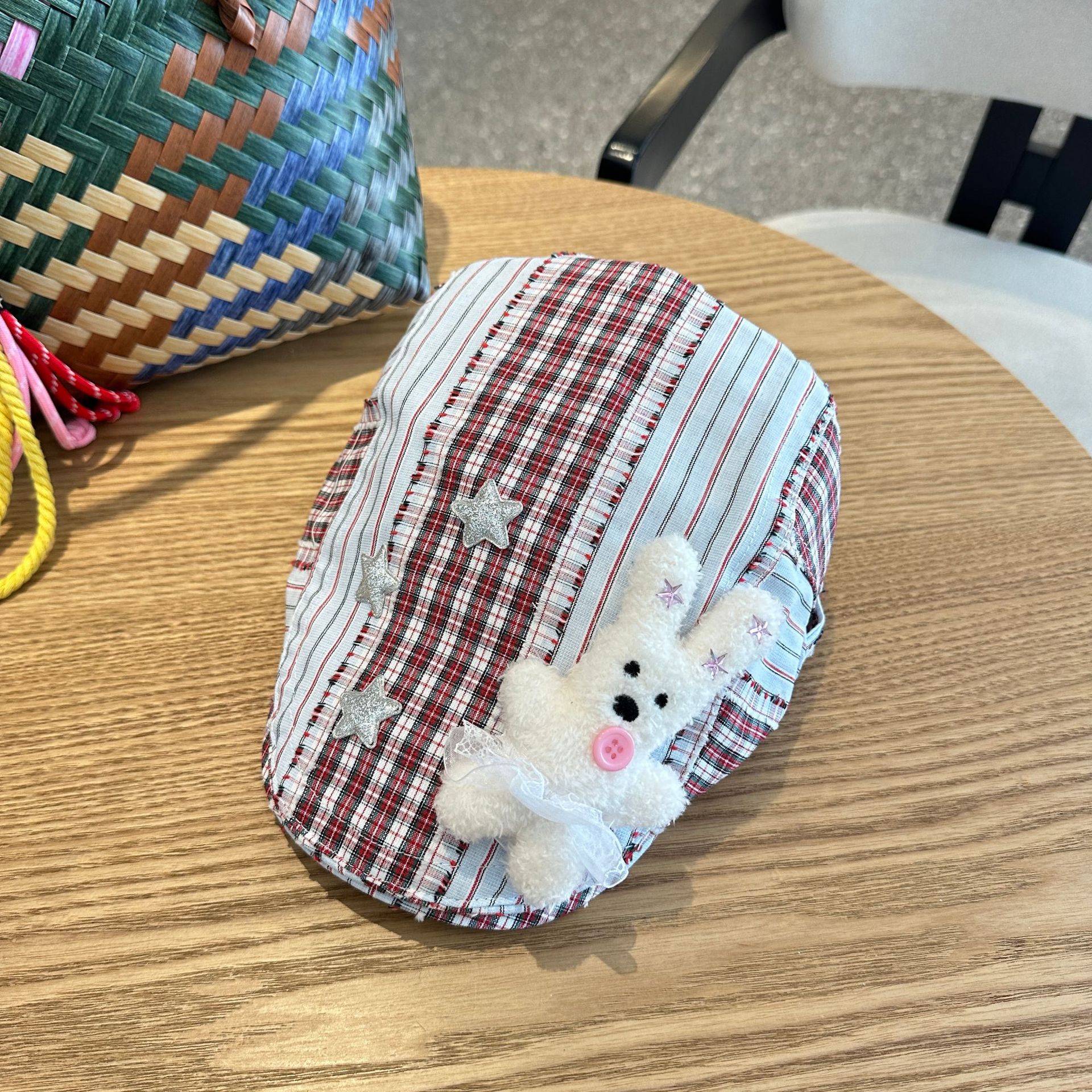 V888-ELOSUNG35327-202506250952-00 Patchwork Plaid Cotton Cap with Decorative Details(red) - Image 1