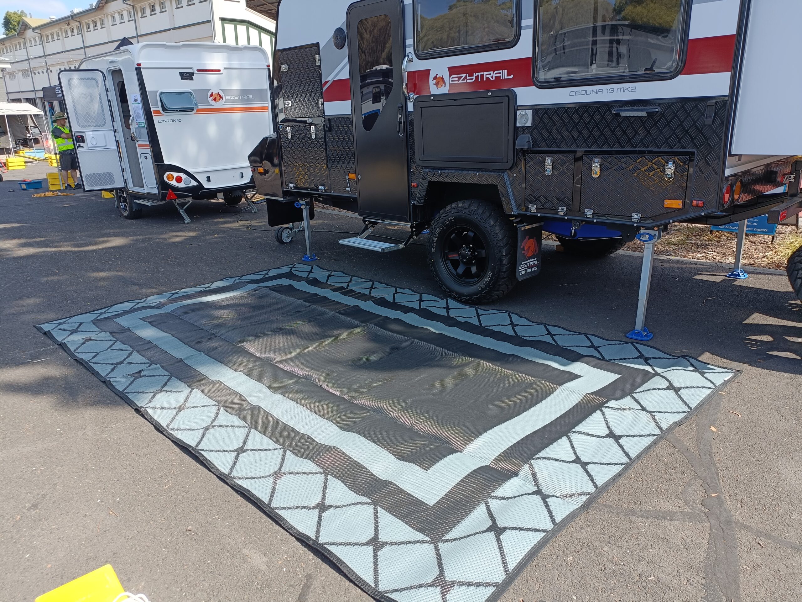 V941-ALFRESCO3X2-211641-00 Alfresco 3m x 2.4m recycled mat - Image 1