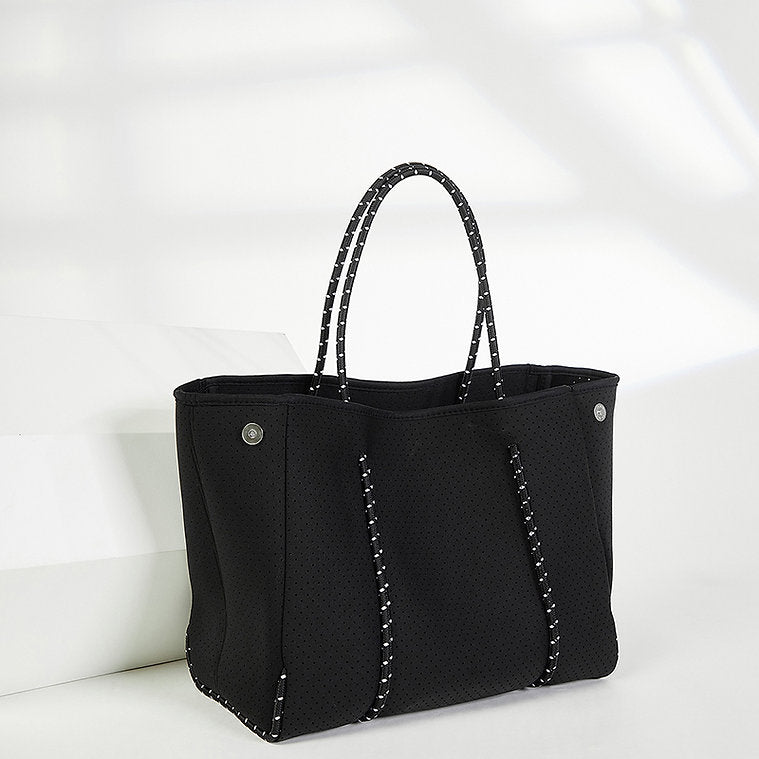 V1068-9353560019526-202509041415-00 DAILY BEACH BAG-BLACK TB7080 - Image 1