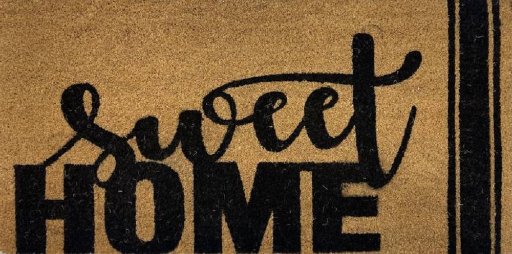 V637-E423633-202508252340-00 Large Sweet Home Doormat Door Mat 90cm - Image 1