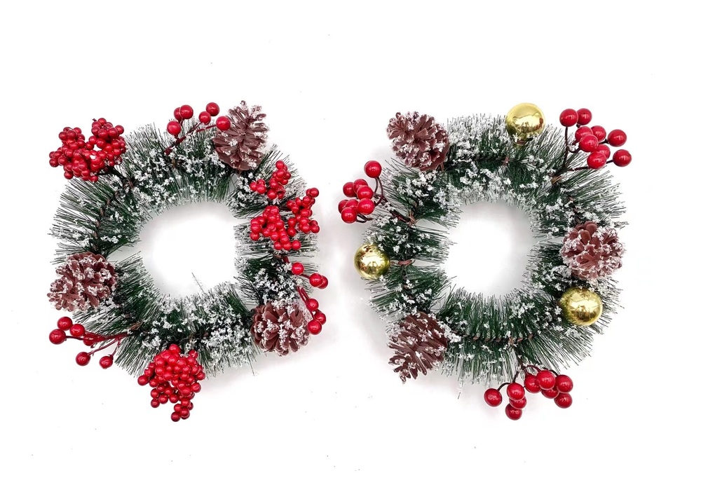 V637-XMS33127-202508260835-00 bulk 24 Xmas Snowy Red Berry Wreath Assorted 15cm - Image 1