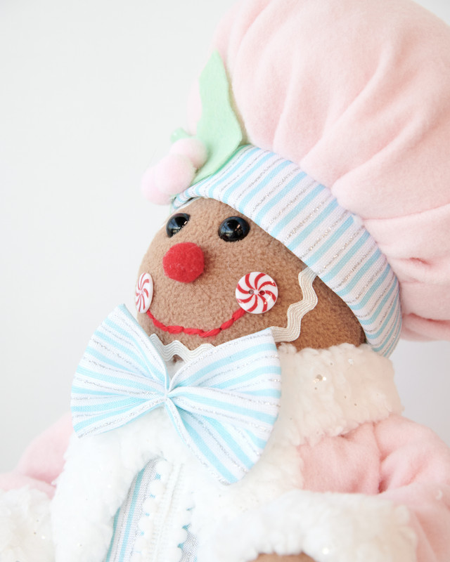 V758-X3541-202509090925-00 LUXURY CHRISTMAS GINGERBREAD TABLE DECORATION 38CM - Image 1