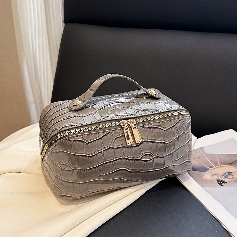 V888-ELOSUNG33755-202508111454-00 Grey Chic Croc-Embossed Travel Makeup Case Large Capacity Cosmetic Organizer Bag - Image 1